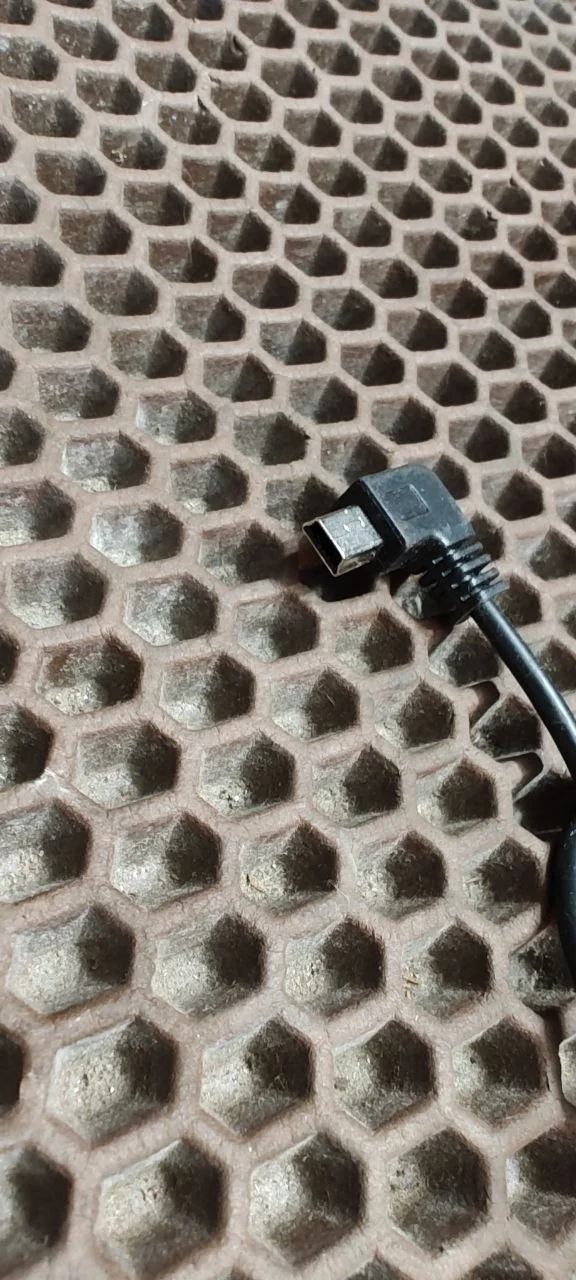 Автомобильное зарядное устройство мини usb T2 - миниатюра 8