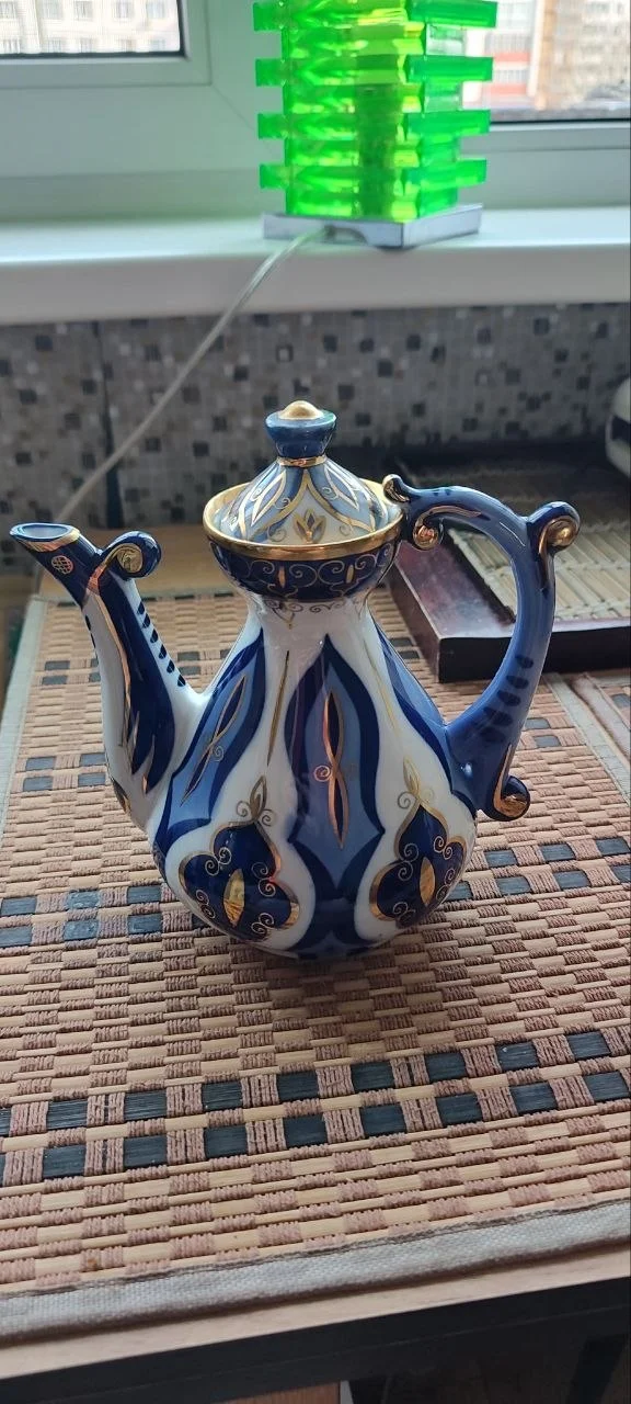Фарфоровый чайник довбышевского завода СССР винтаж - изображение 1
