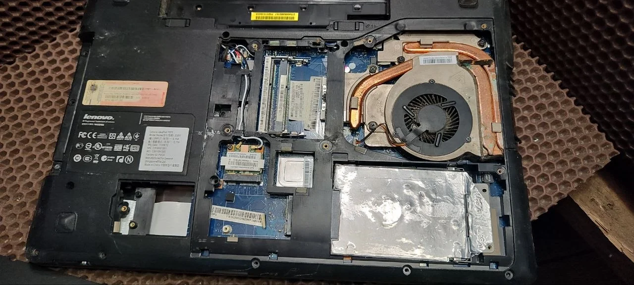 Lenovo thinkpad Y570 - миниатюра 4