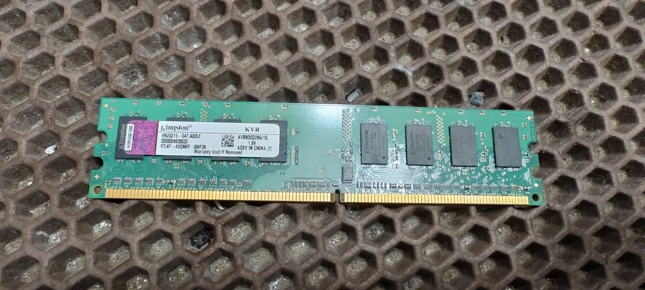 Оперативная память 1гб DDR2 Kingston - изображение 1