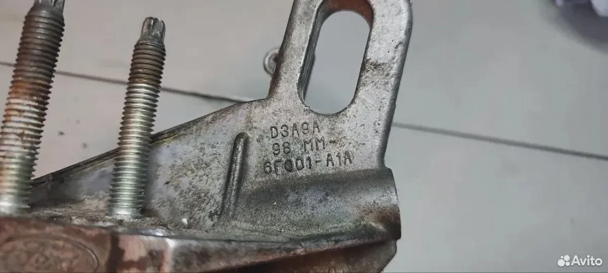 Кронштейн двигателя правый 98MM6F001A1A Ford Focus - миниатюра 2