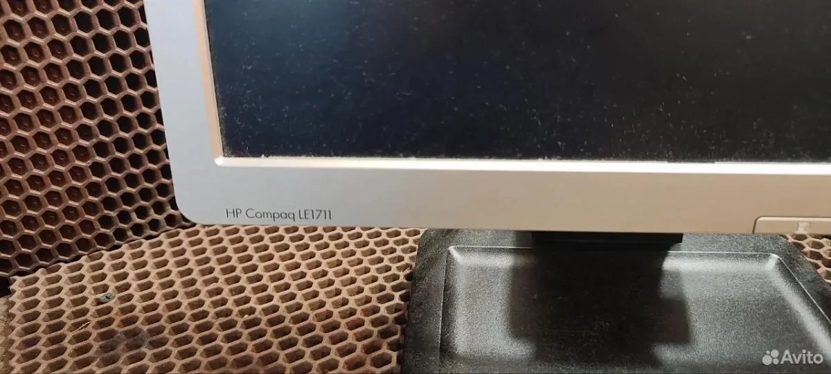 HP Compaq LE1711 - миниатюра 3