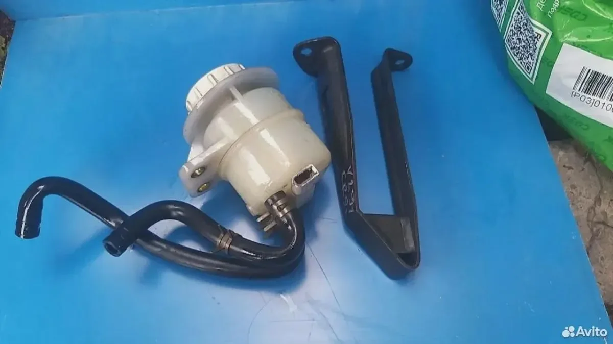 Кронштейн (сопут. товар) Mitsubishi Dion MR493746 - изображение 1