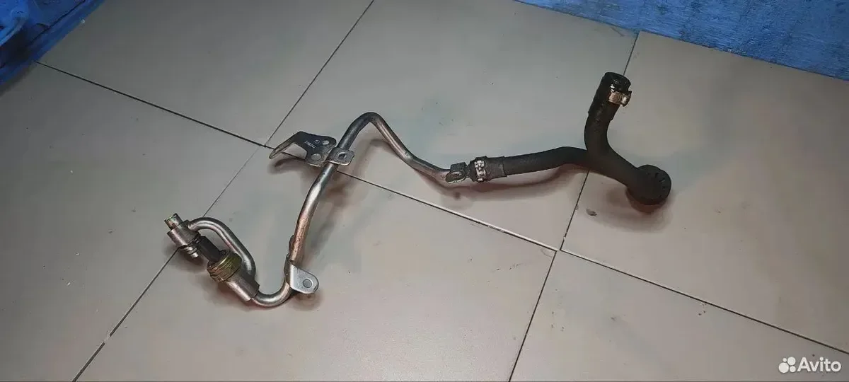 Топливная трубка Mercedes W213 OM654 - изображение 1