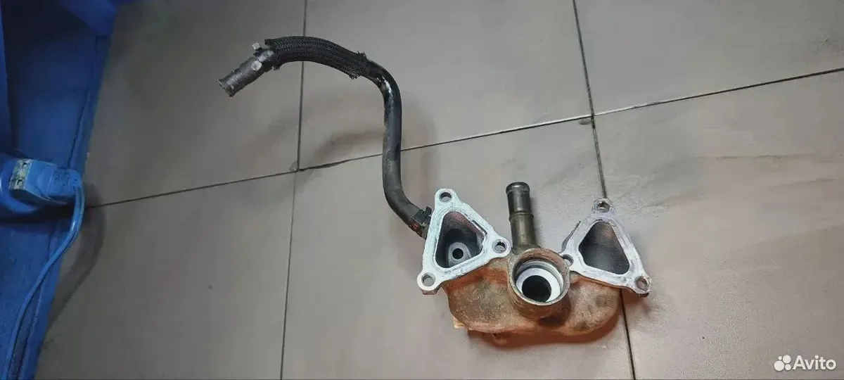 Фланец системы охлаждения Lexus GS 300/400/430 200 - миниатюра 2