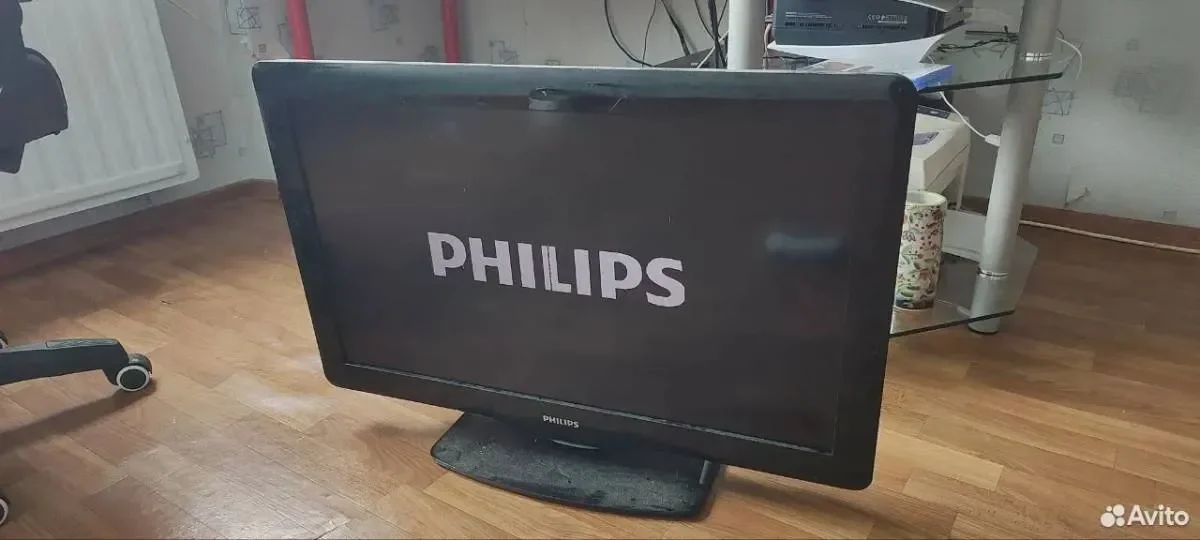 Нерабочий Телевизор Philips 32 дюйма - изображение 1