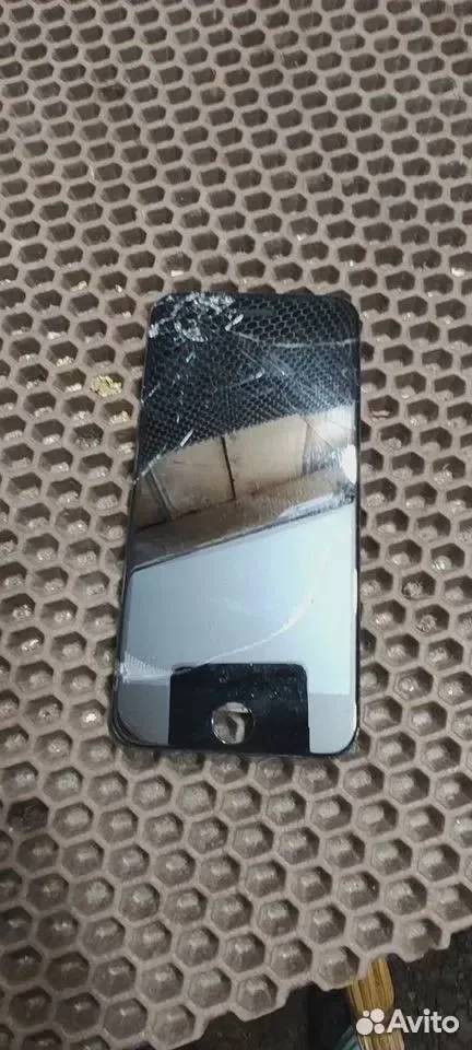 Рабочие битые дисплеи для iPhone Б/У - миниатюра 5