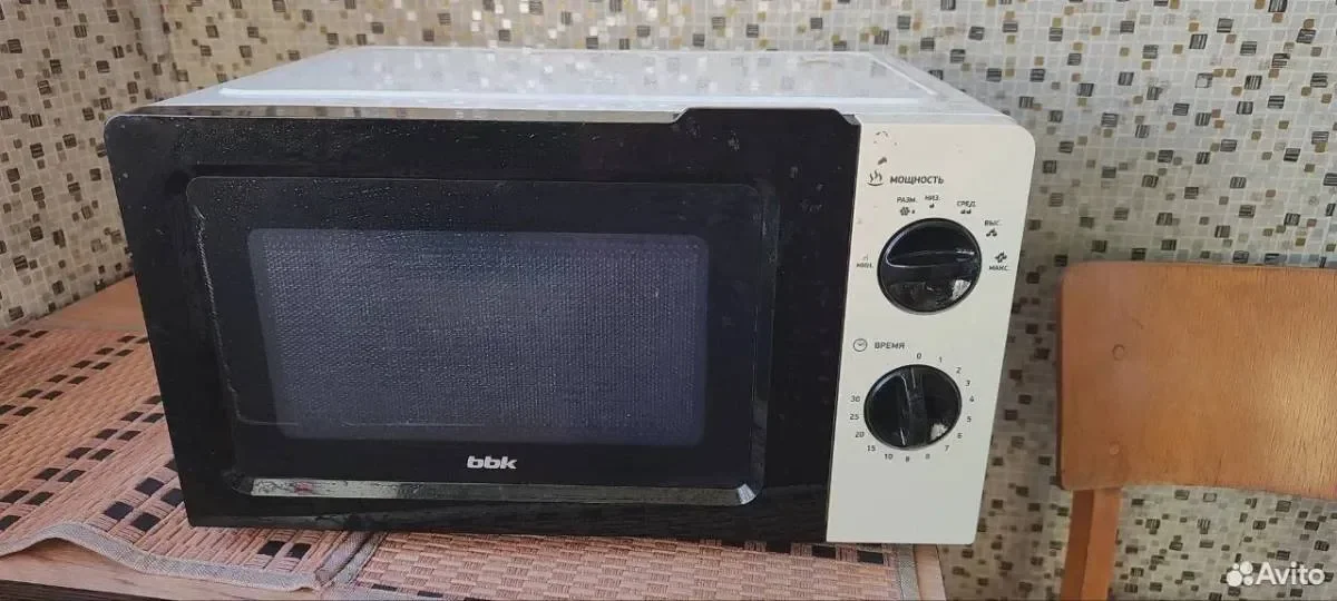 Свч микроволновая печь BBK 17 л 700 Вт - изображение 1