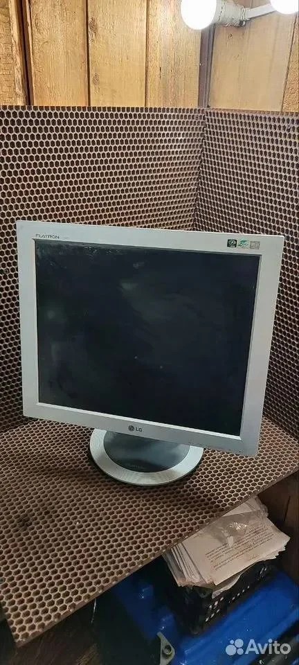 Монитор LG не включается