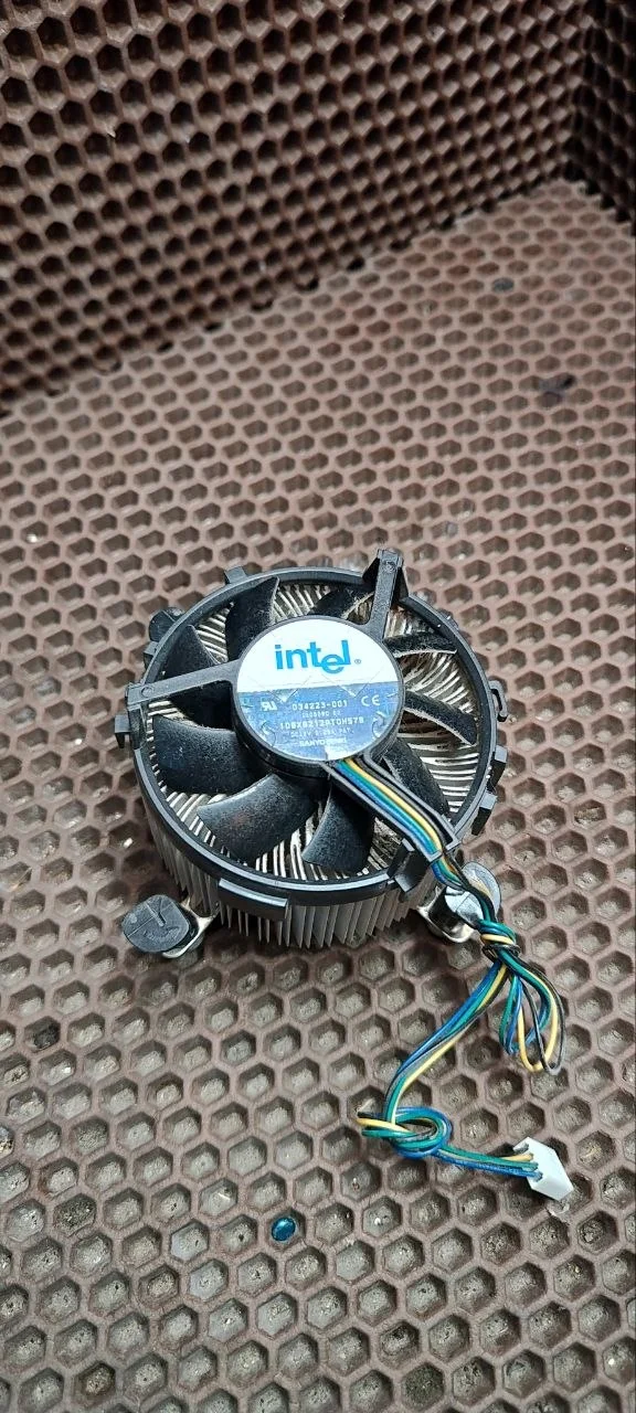 Кулер процеccорный Intel D34223-001 - изображение 1