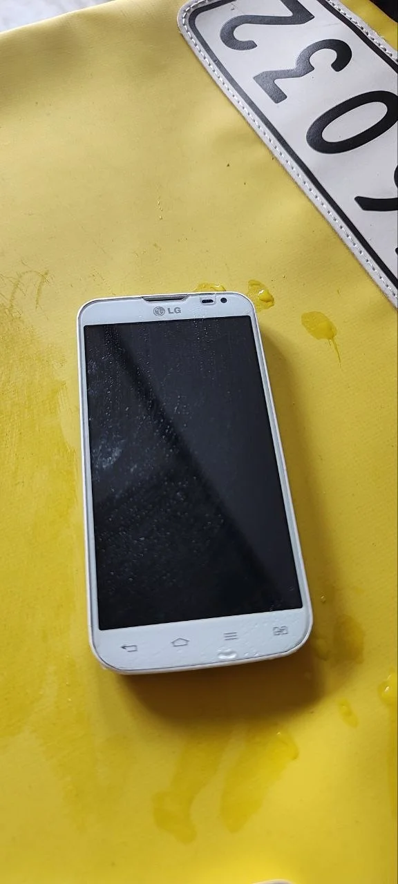 LG L90 D410, 8 ГБ, 2 SIM - изображение 1