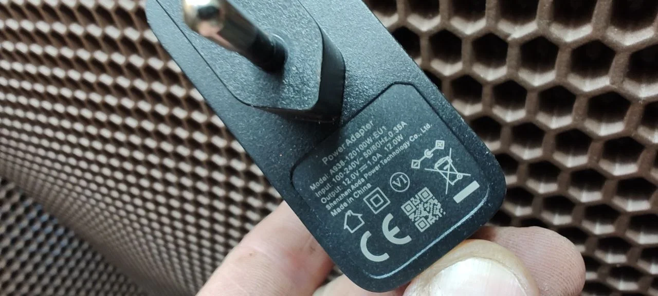 Блок питания 12V 1A под восстановление (на запчасти) - миниатюра 3