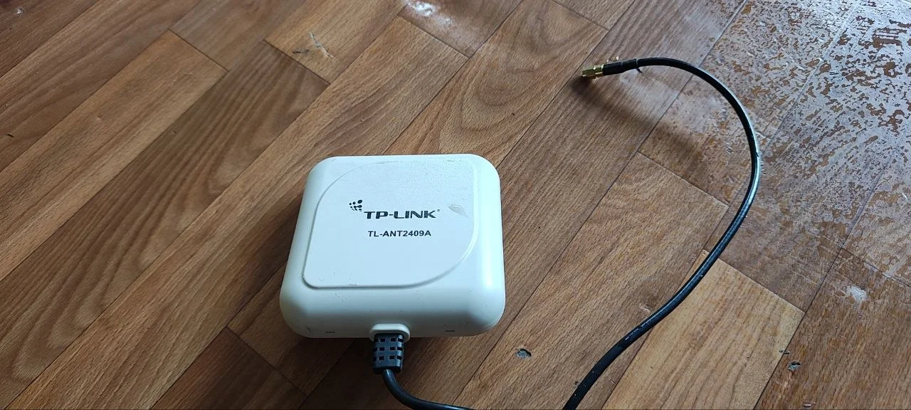 Продам вай-фай антенну TP-Link TL-ANT 2409A