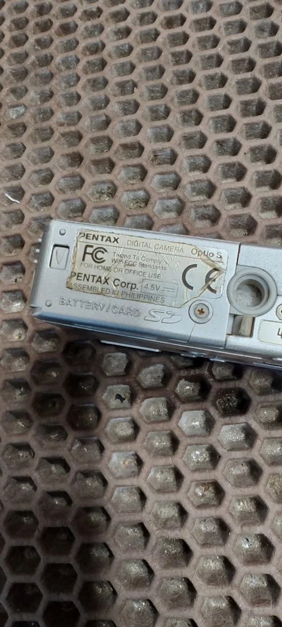 Винтажный цифровой фотоаппарат Pentax Optio S - миниатюра 3