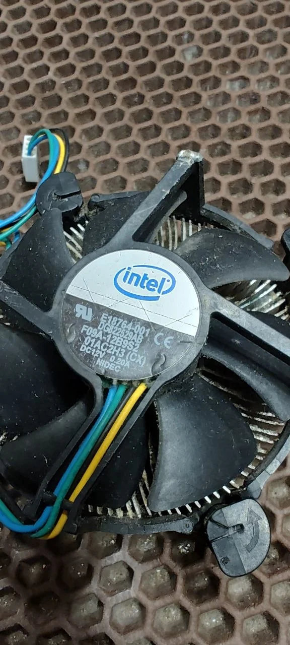 Кулер Intel E18764-001 Socket 775 - миниатюра 2