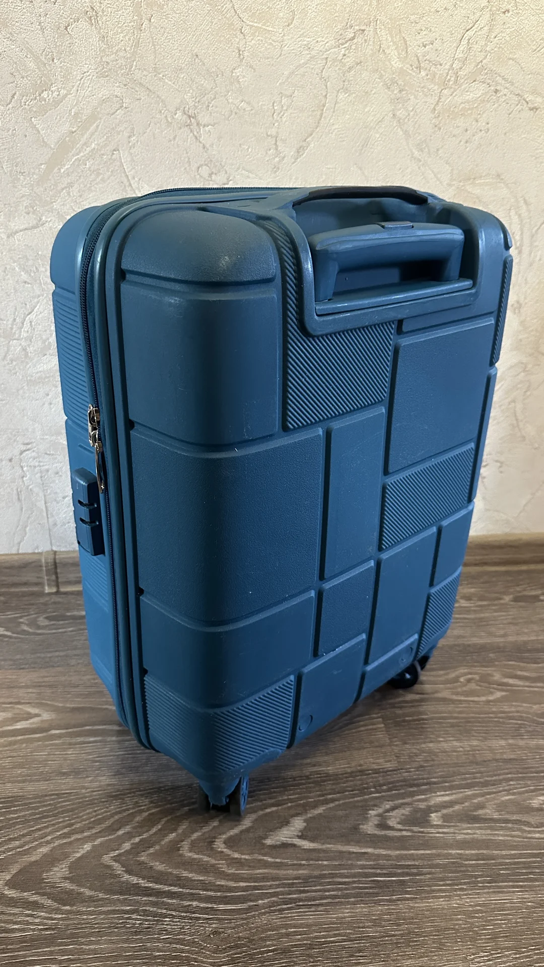 Чемодан Kamiliant (от American Tourister) - миниатюра 3