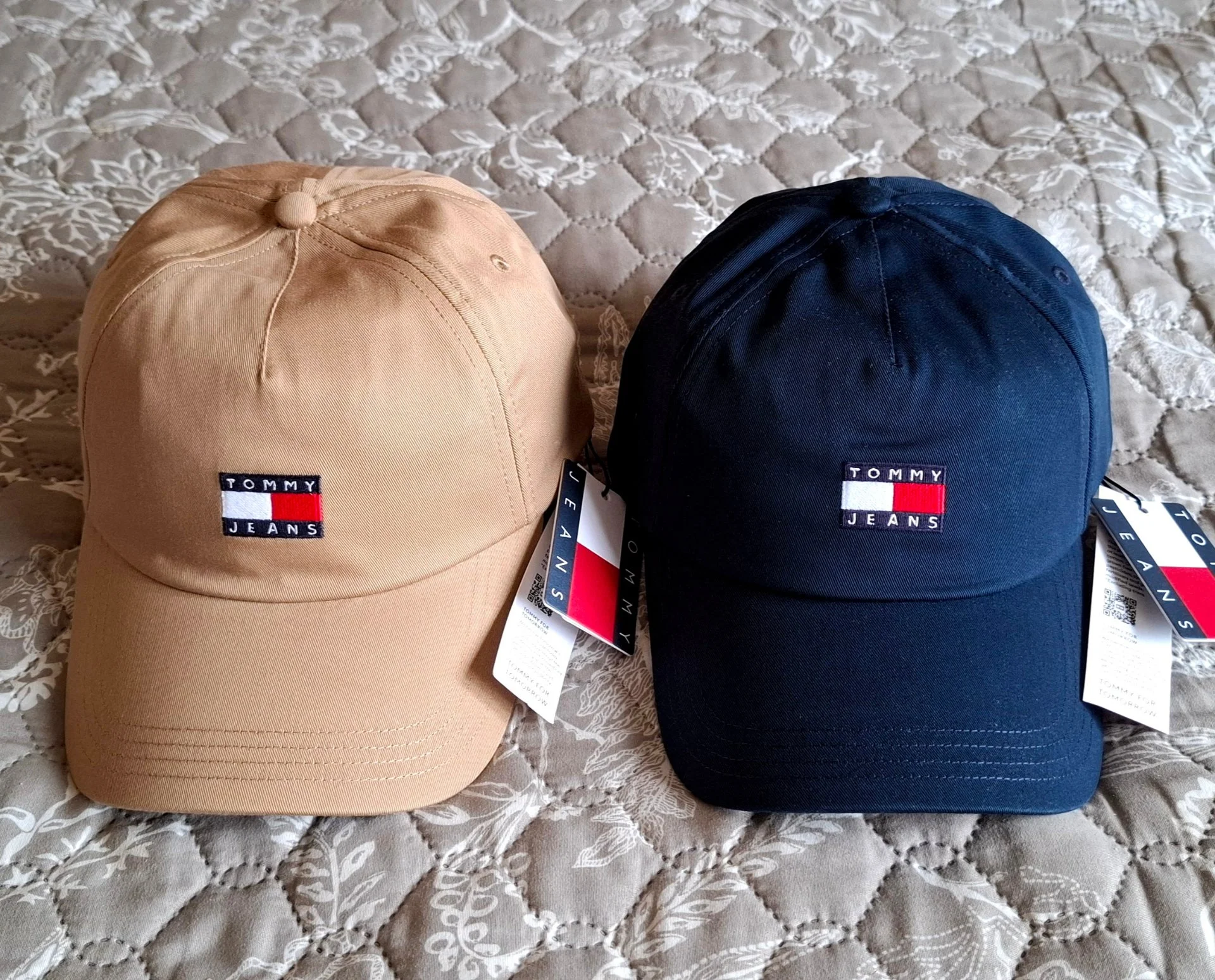 Две Новые Бейсболки TOMMY HILFIGER. Строго Оригинал, Модель-Унисекс.