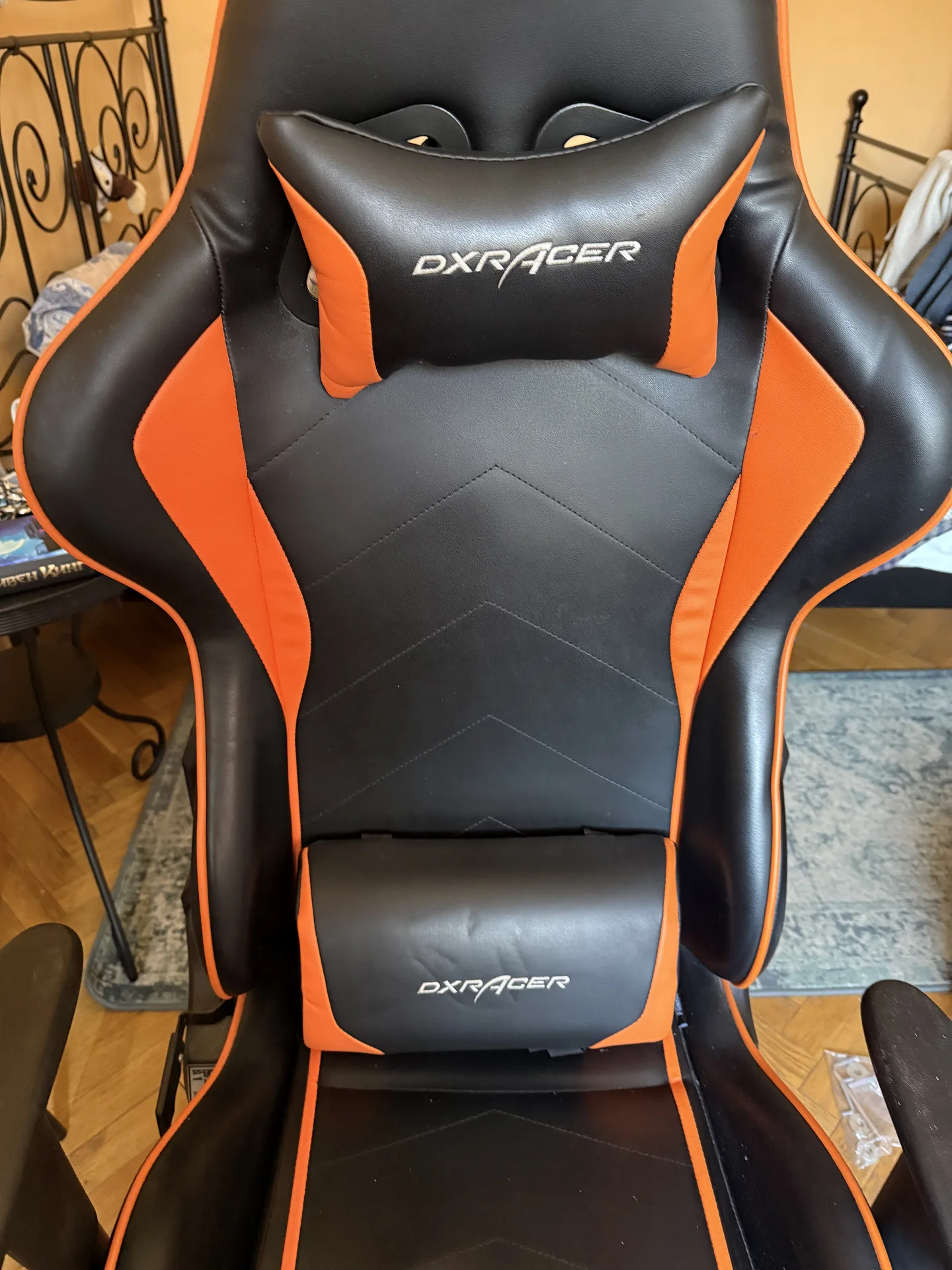 Игровое компьютерное кресло DXRacer OH/FE08/NO - миниатюра 2