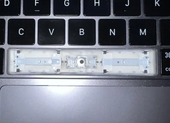 Держатель, база кнопки пробел MacBook Air Pro - миниатюра 3