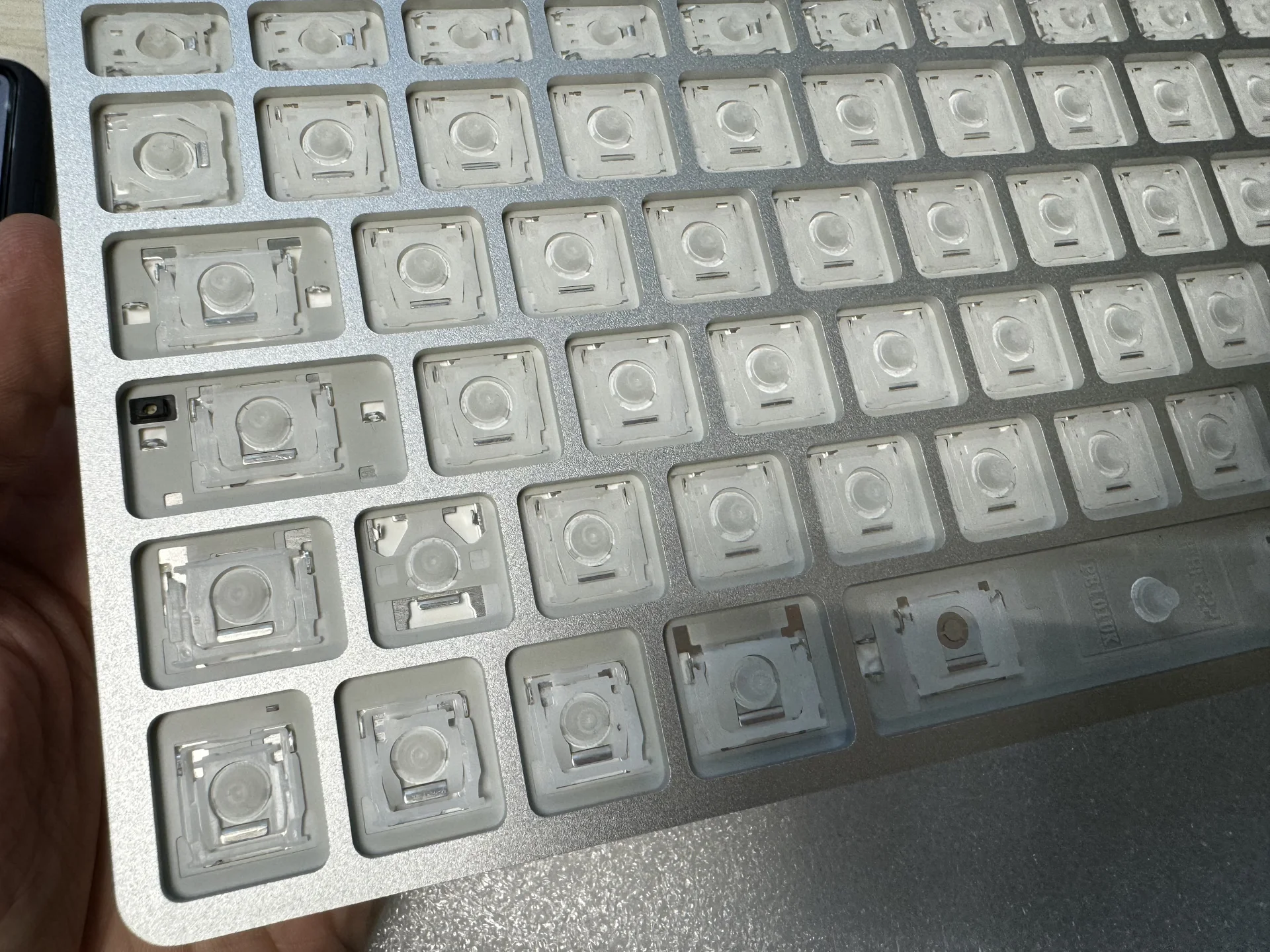 Клавиши и механизмы от новых клавиатур Apple A1314 - миниатюра 3