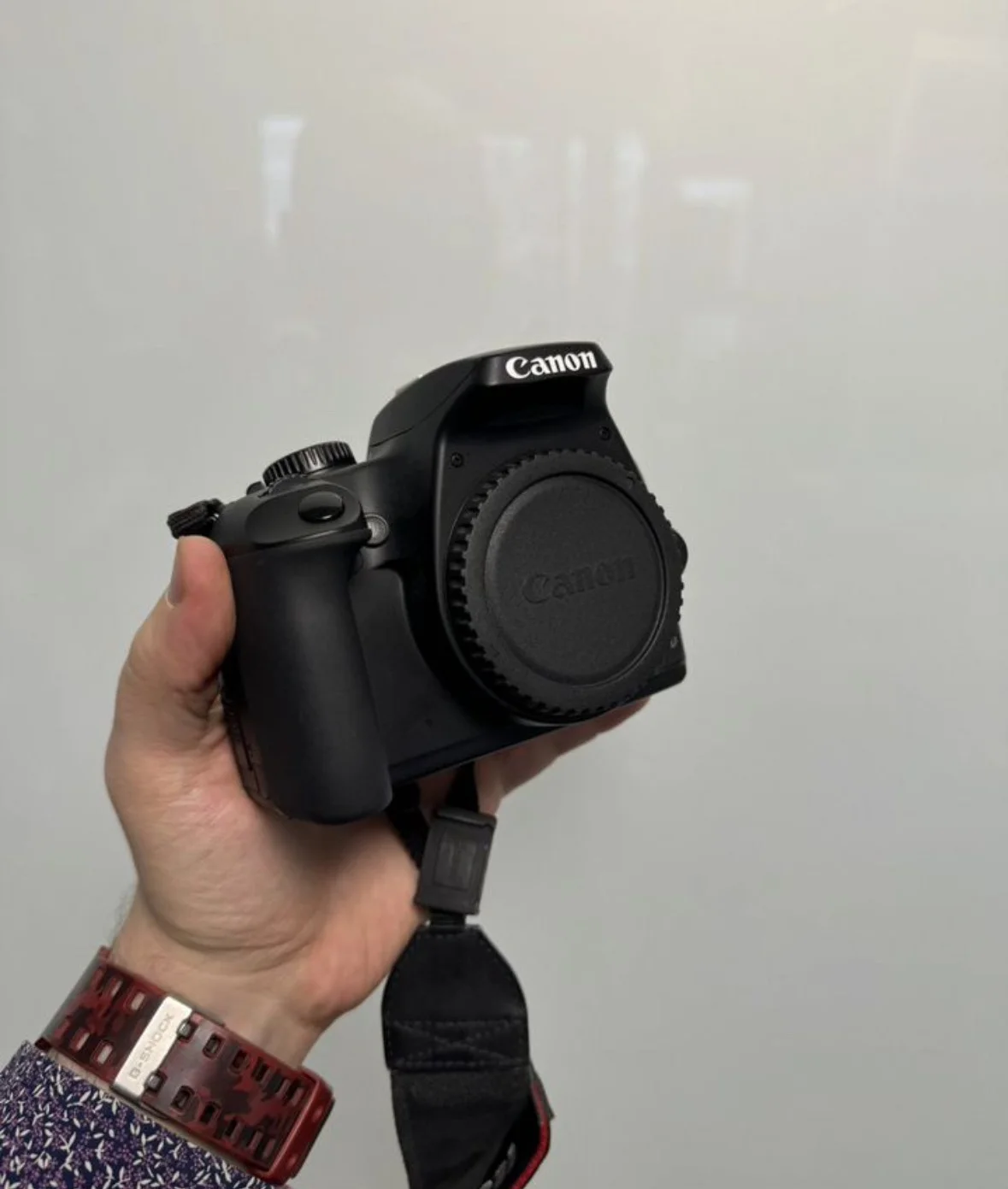 Фотоаппарат зеркалка canon EOS 1000D ресурс нового - миниатюра 2