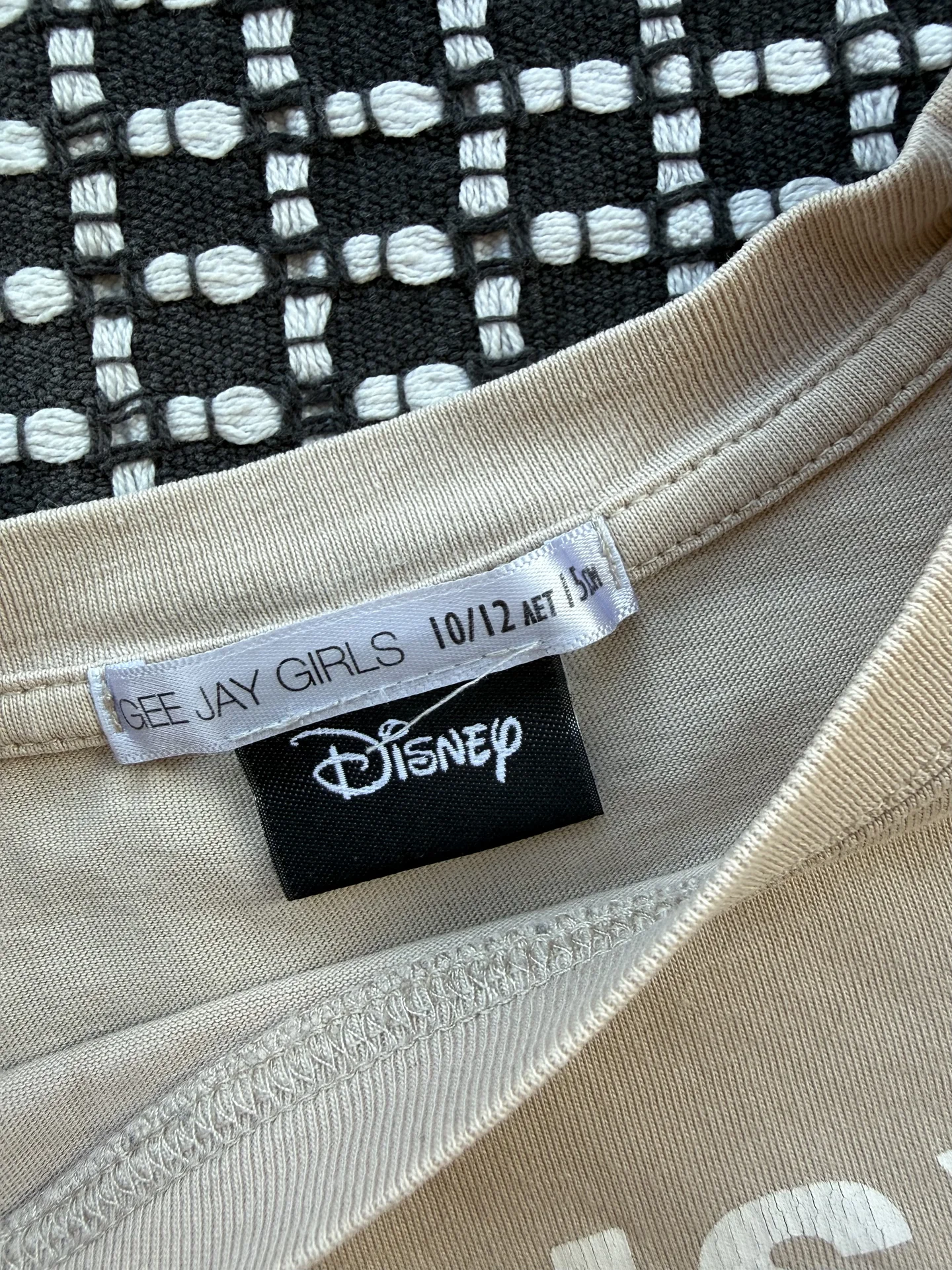 Футболка для девочки 10-12л Дейзи дисней беж - миниатюра 2