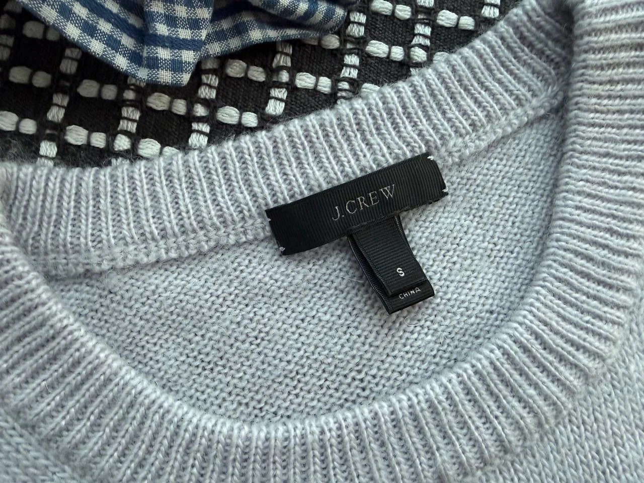 Теплый свитер со стразамиJ.Crew лиловый S XS - миниатюра 3