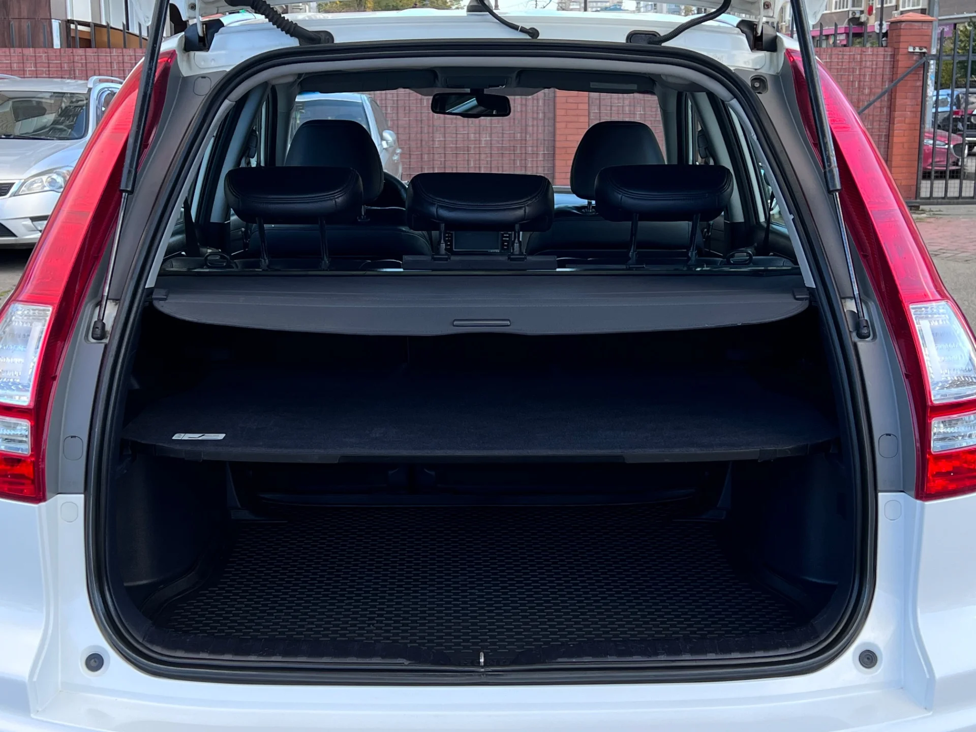 Автомобиль Honda CRV - миниатюра 16