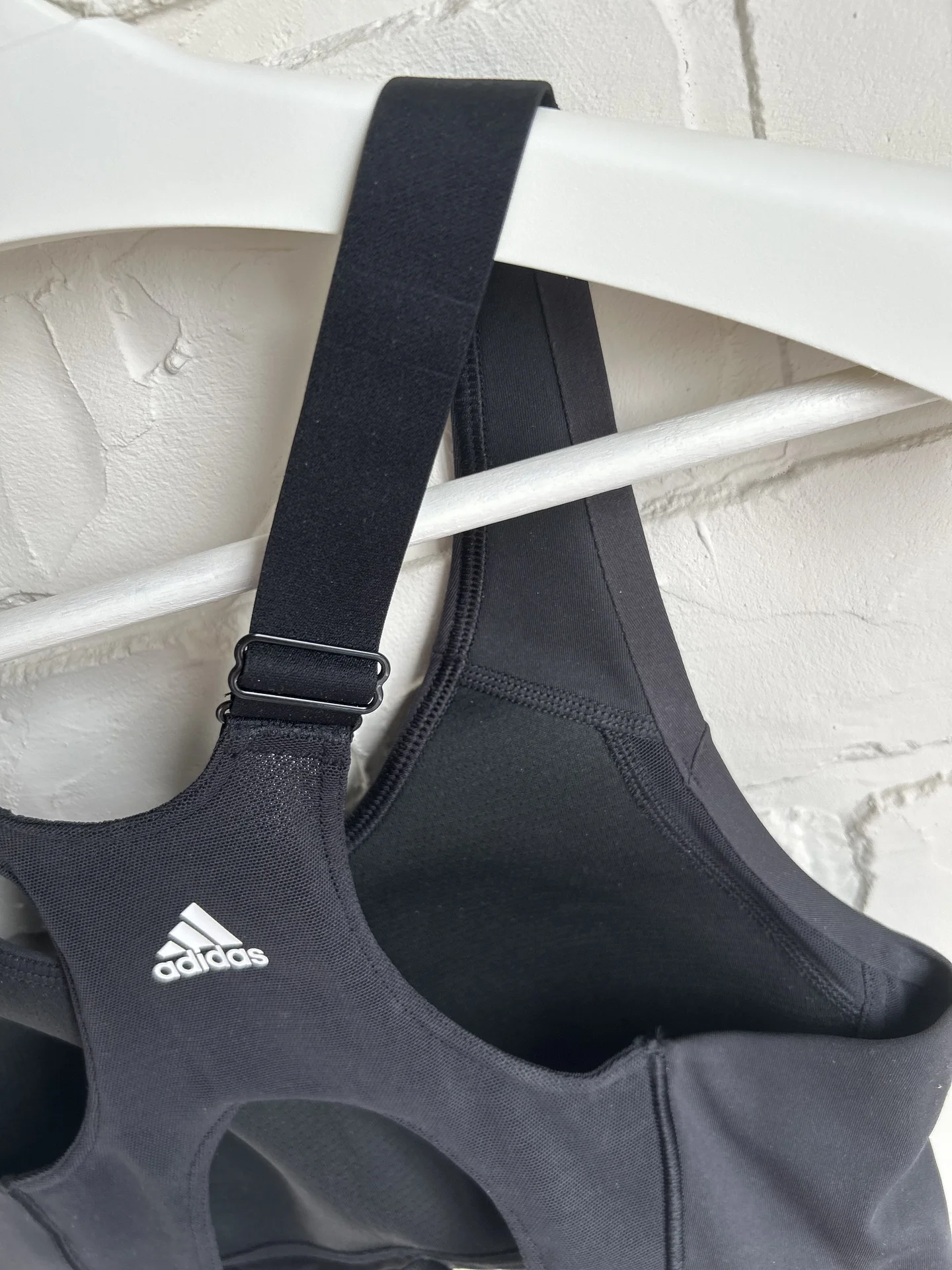 Спортивный топ adidas - миниатюра 4