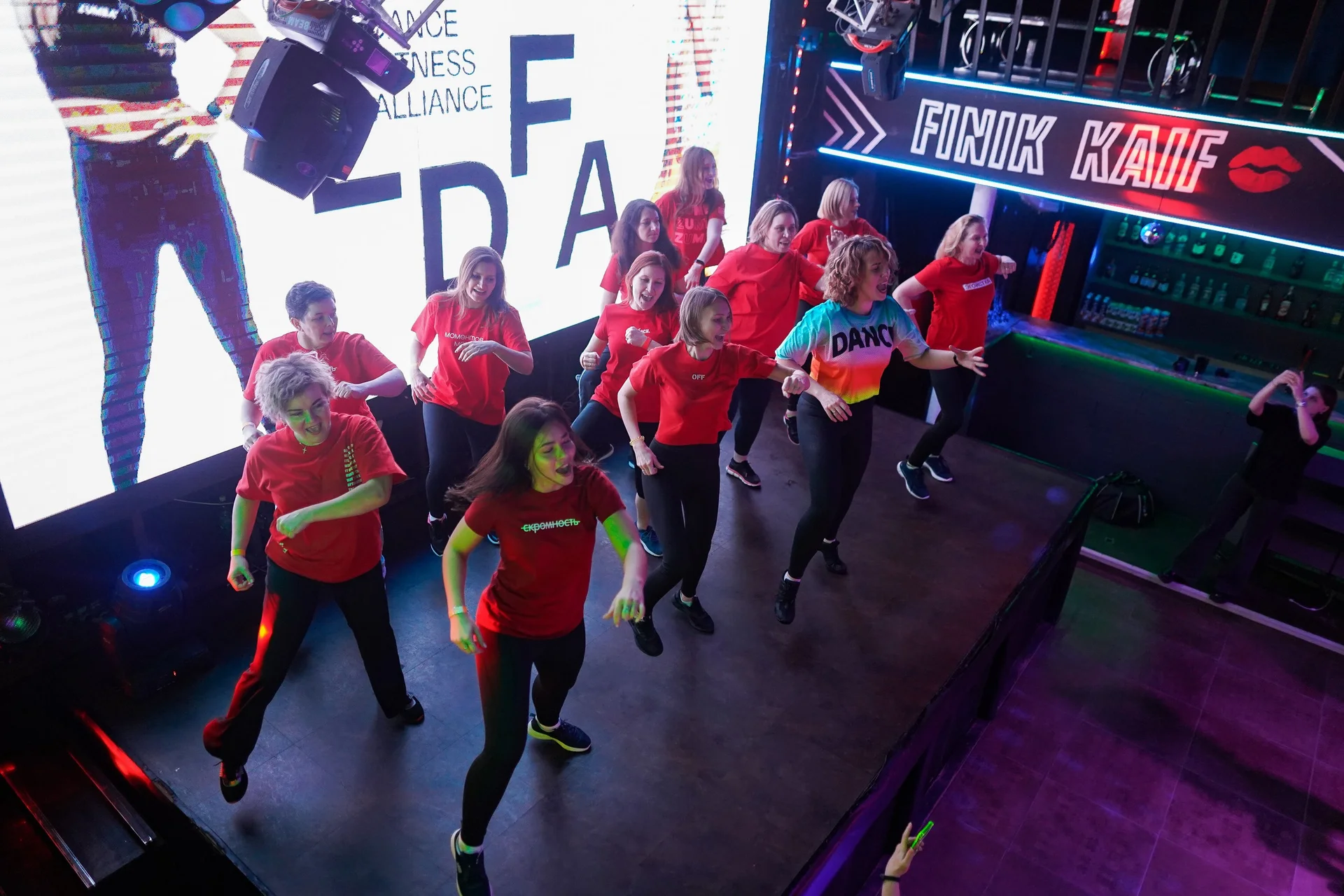 Zumba Танцевальный фитнес, танцы для взрослых - миниатюра 4