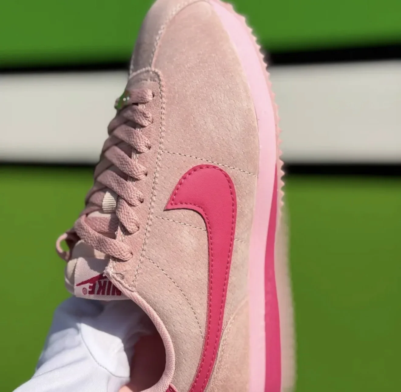 Женские кроссовки Nike - миниатюра 2