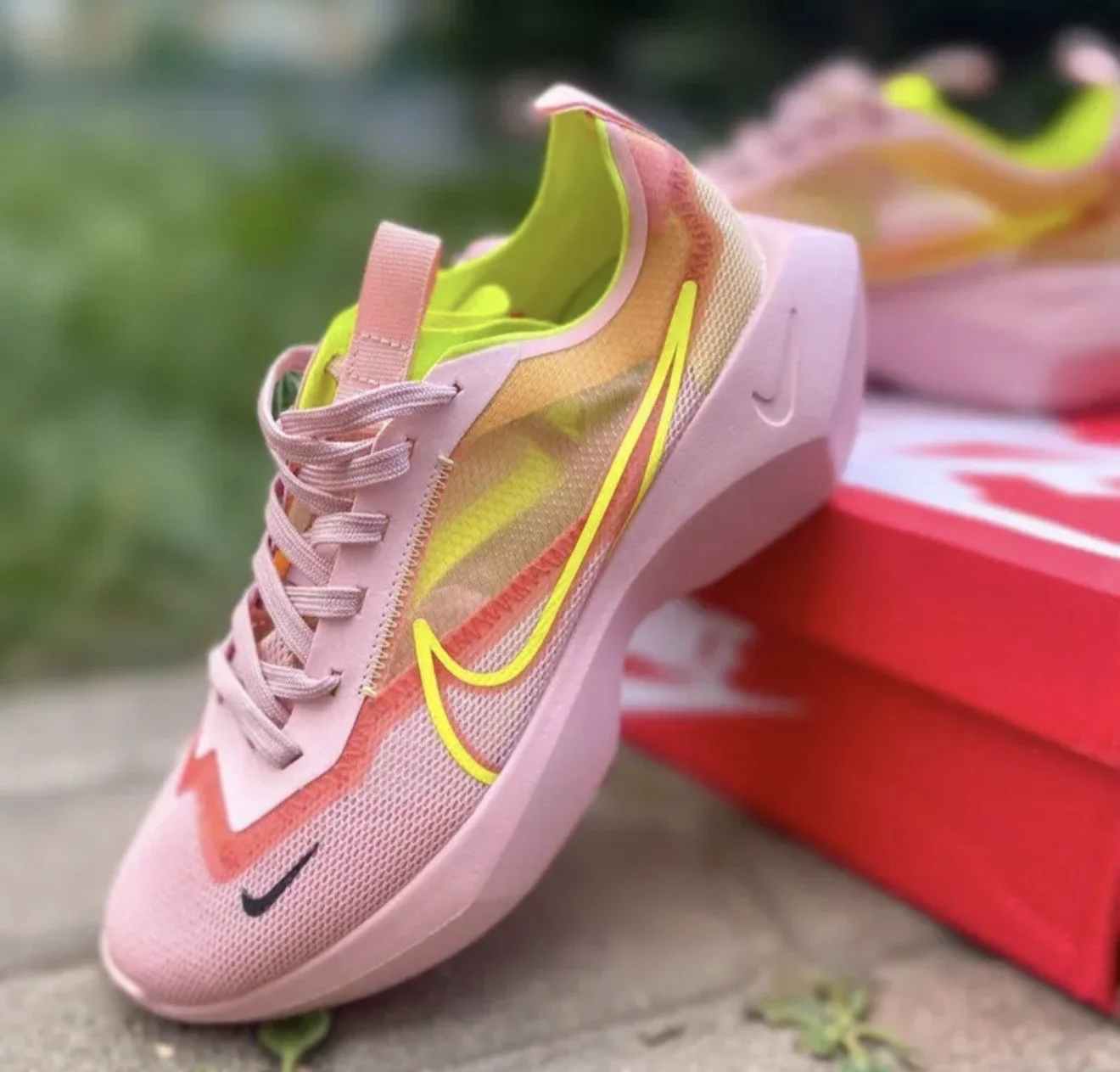 Женские кроссовки Nike - миниатюра 2