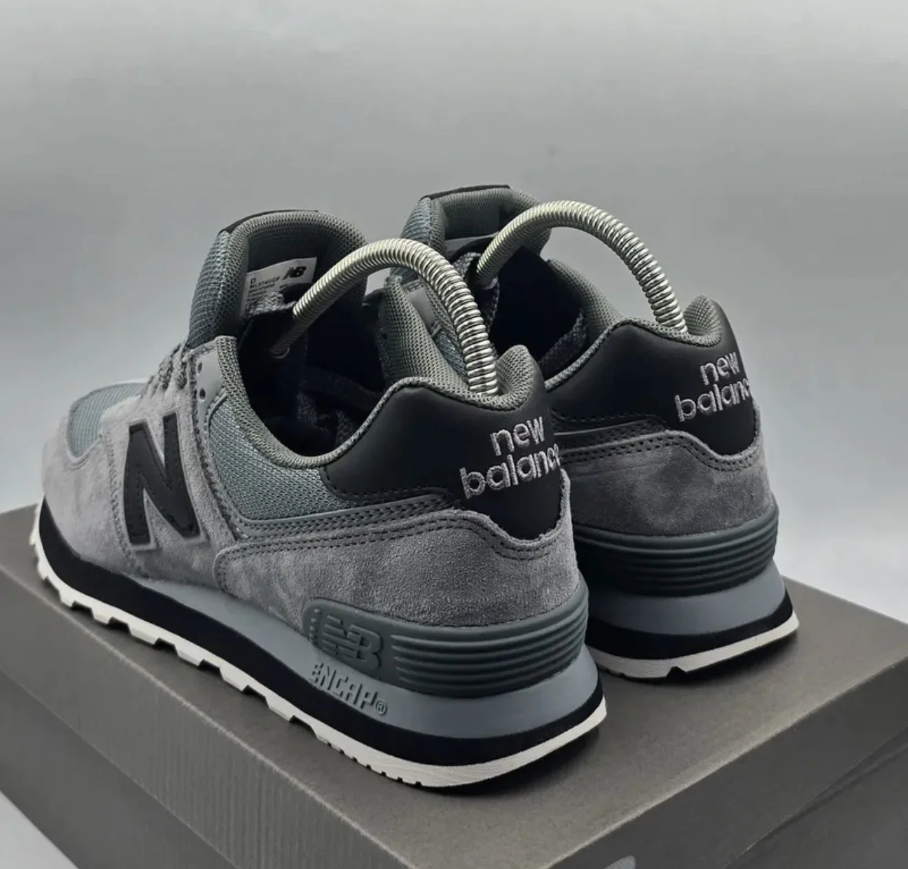 Мужские кроссовки New Balance - миниатюра 4
