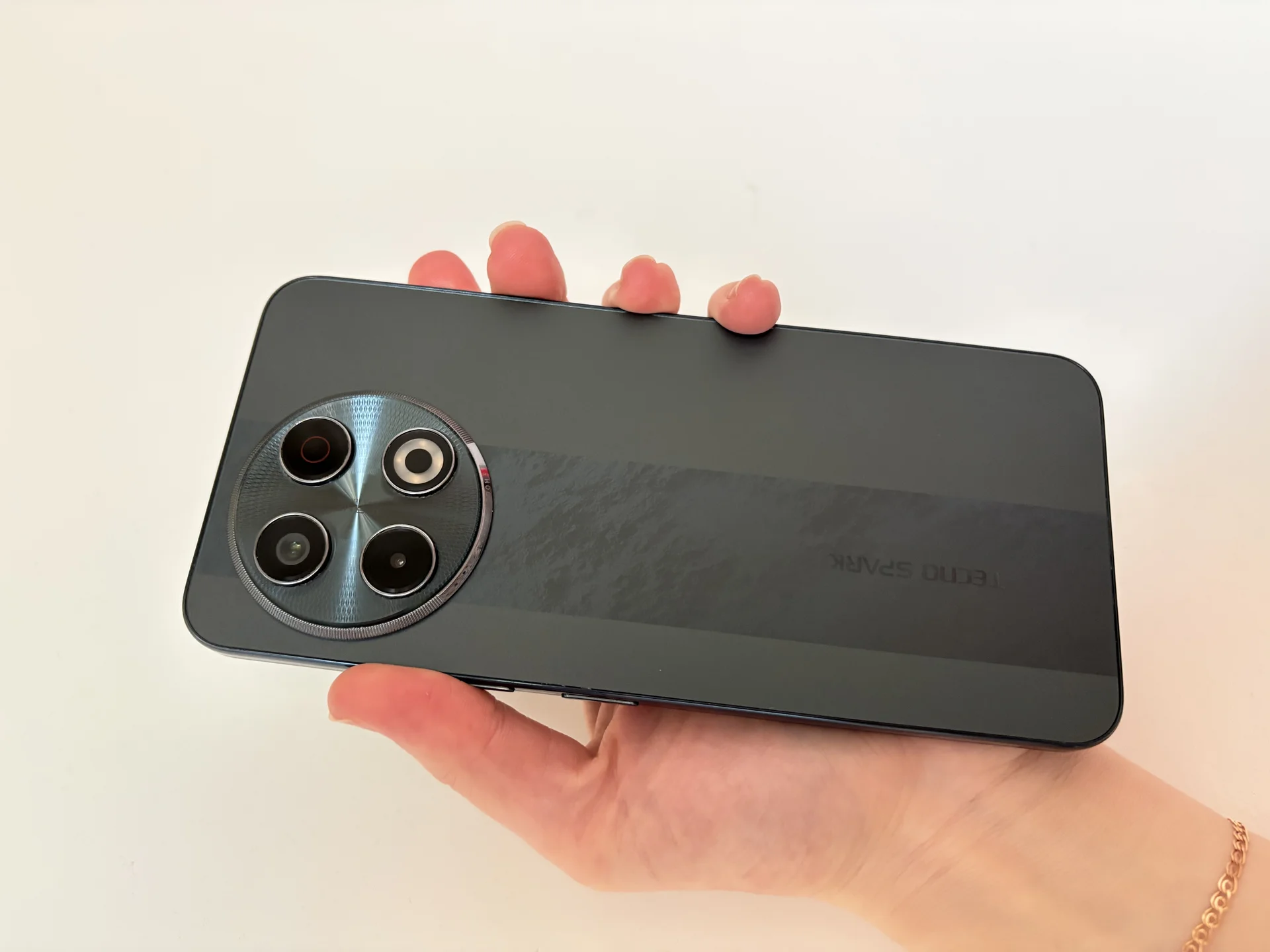 телефон TECNO Spark 30 Pro - миниатюра 4