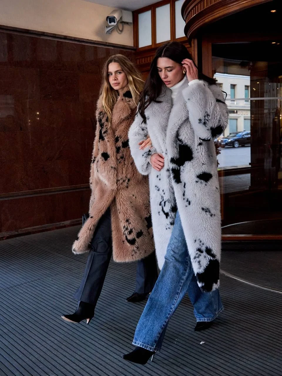 Длинная шуба оверсайз tiamolook. Новая - миниатюра 5