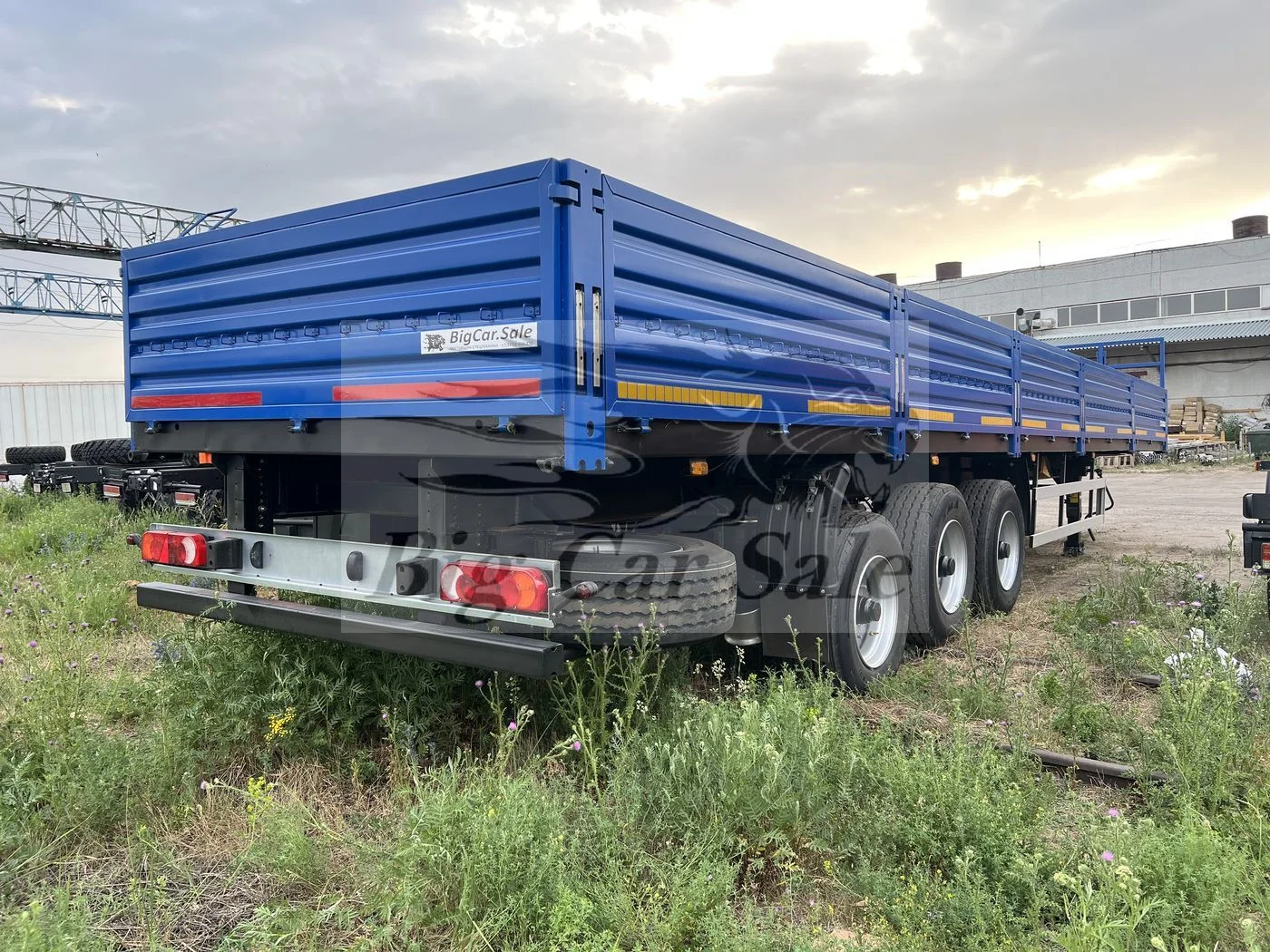 Бортовой полуприцеп ТЗА 588513-0810210-07