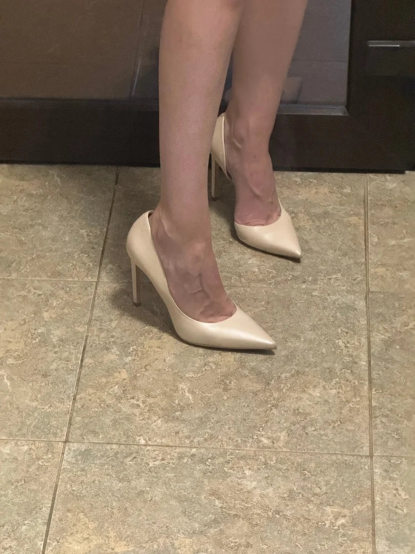 Модельные свадебные бежевые туфли pazolini - изображение 1