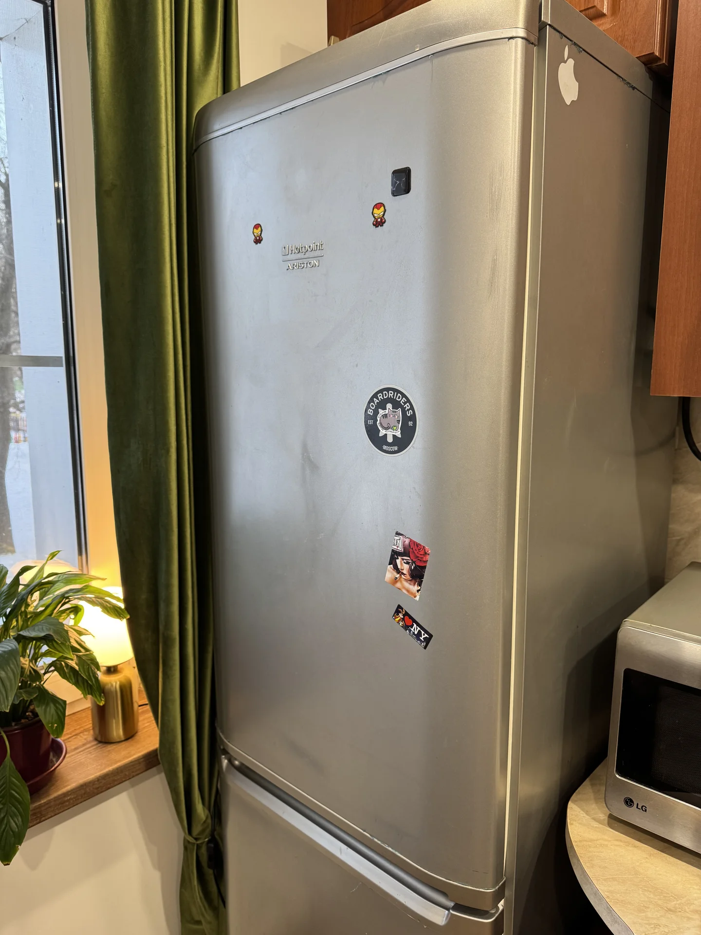 Холодильник Hotpoint Ariston - миниатюра 2