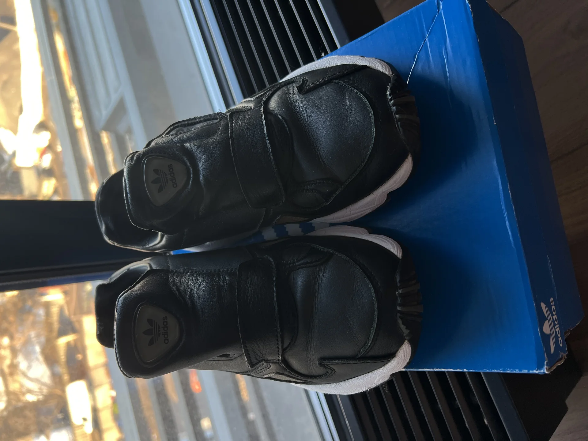 Кроссовки женские adidas - миниатюра 2