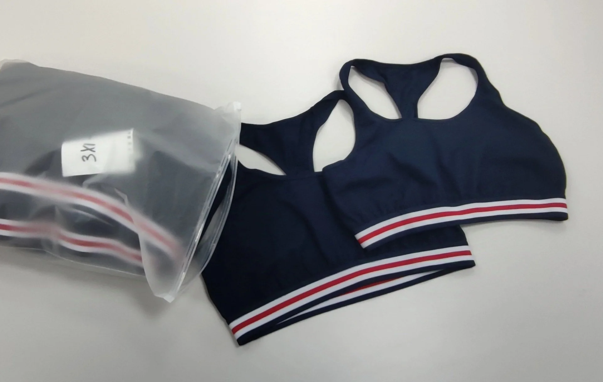 Топ спортивный женский - миниатюра 3