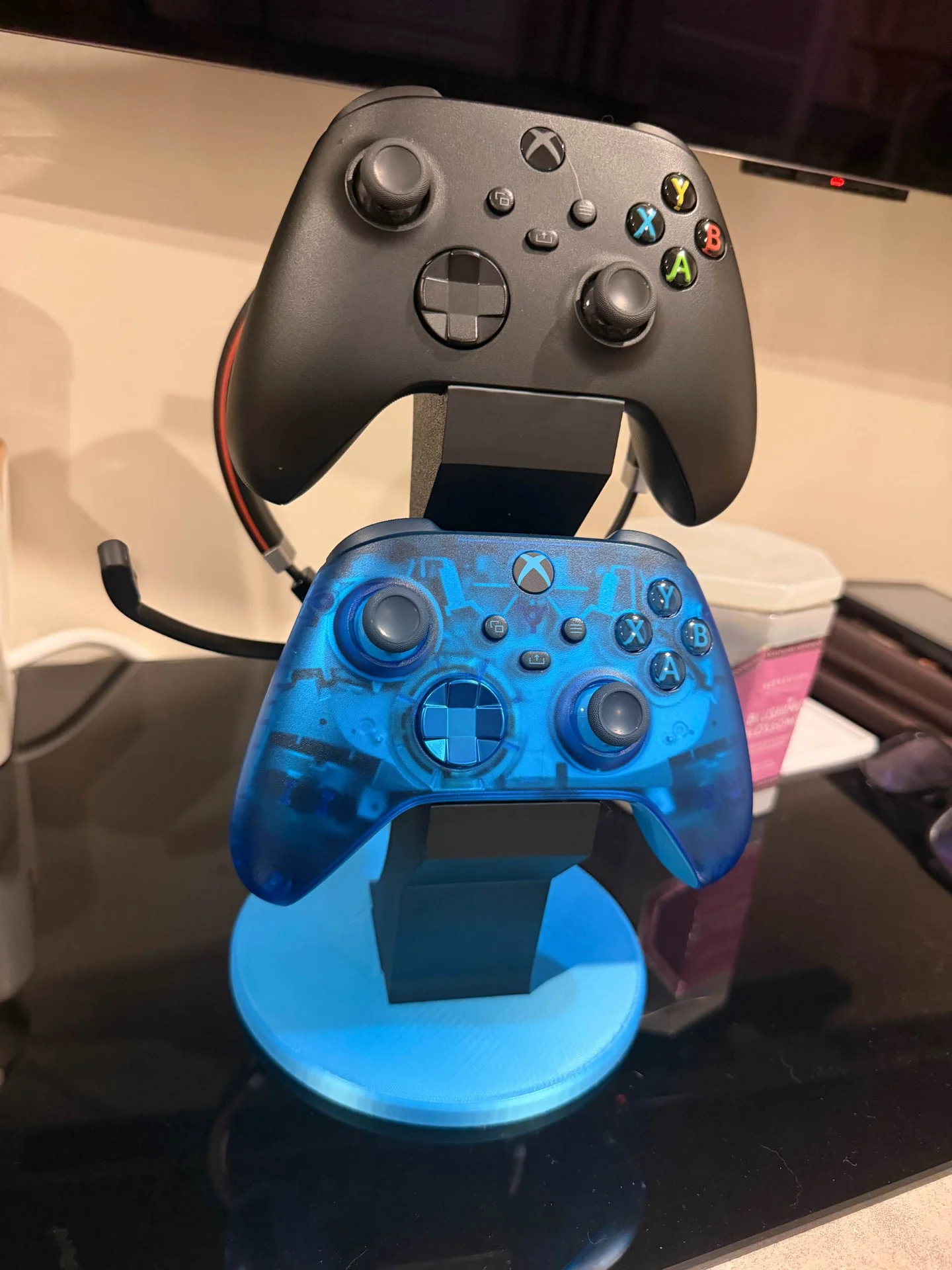 Подставка для геймпадов Xbox One / PS5 - миниатюра 2