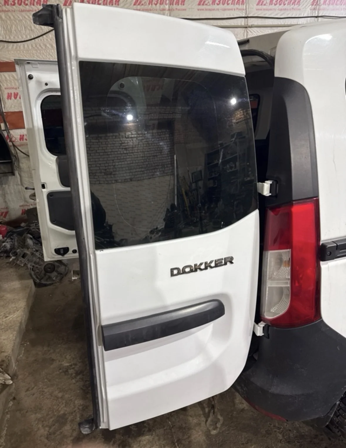 Дверь задняя правая распашная Renault Dokker - изображение 1