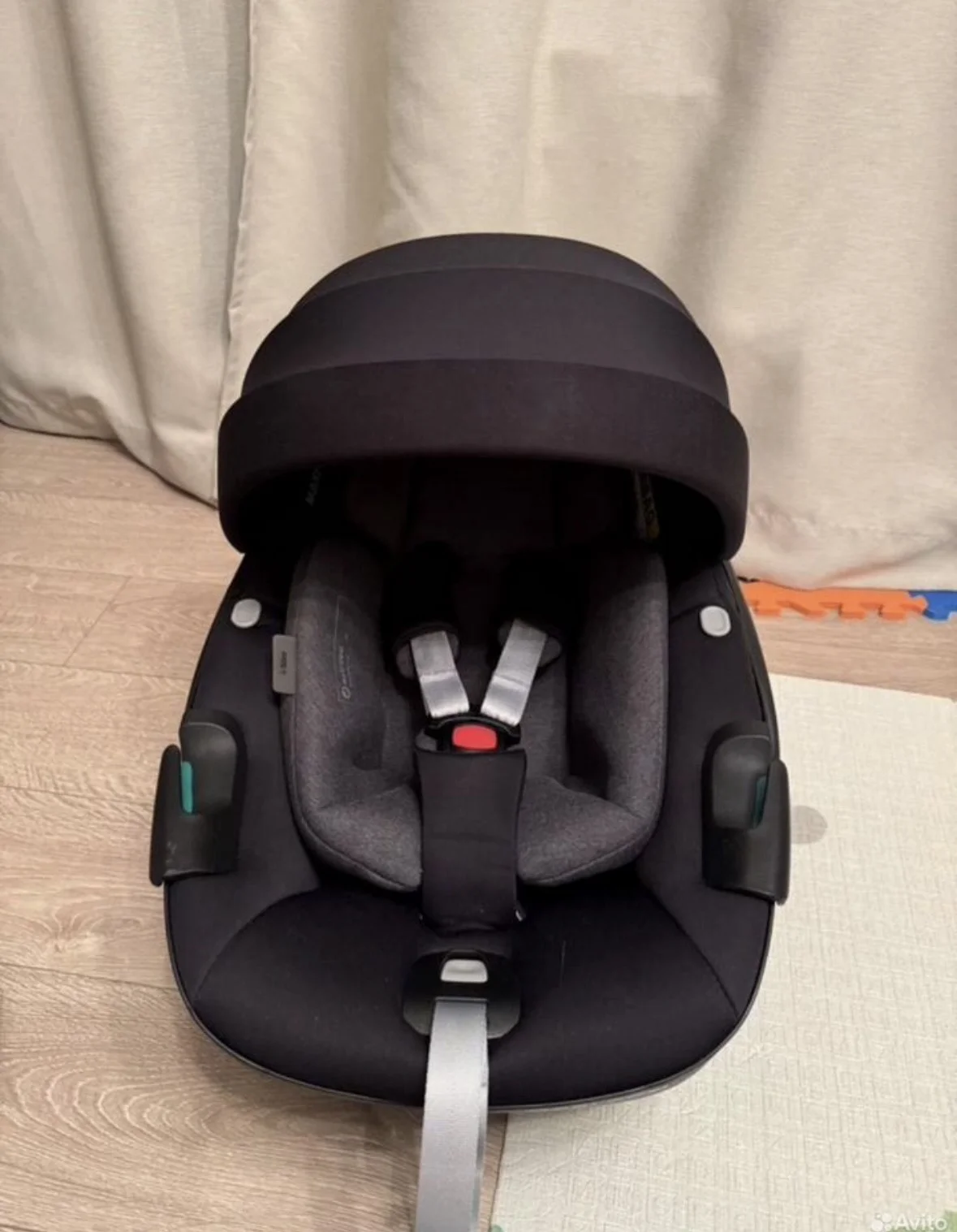 Автокресло Maxi-Cosi Pebble 360 Essential Black - миниатюра 2