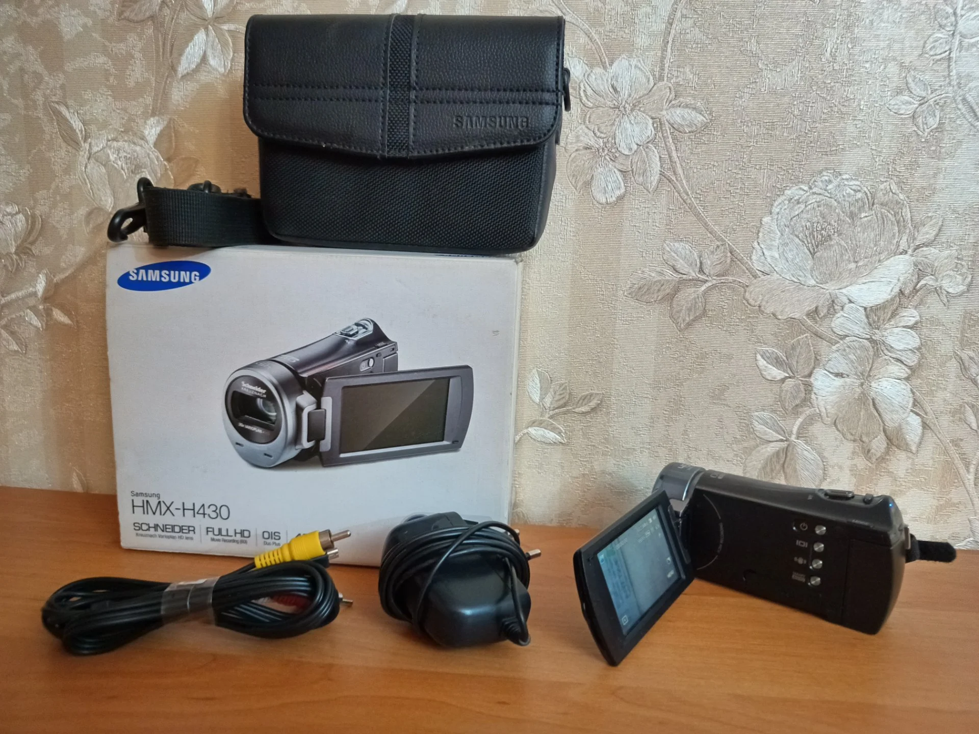 видеoкaмeра Sаmsung НМX-H430 - изображение 1