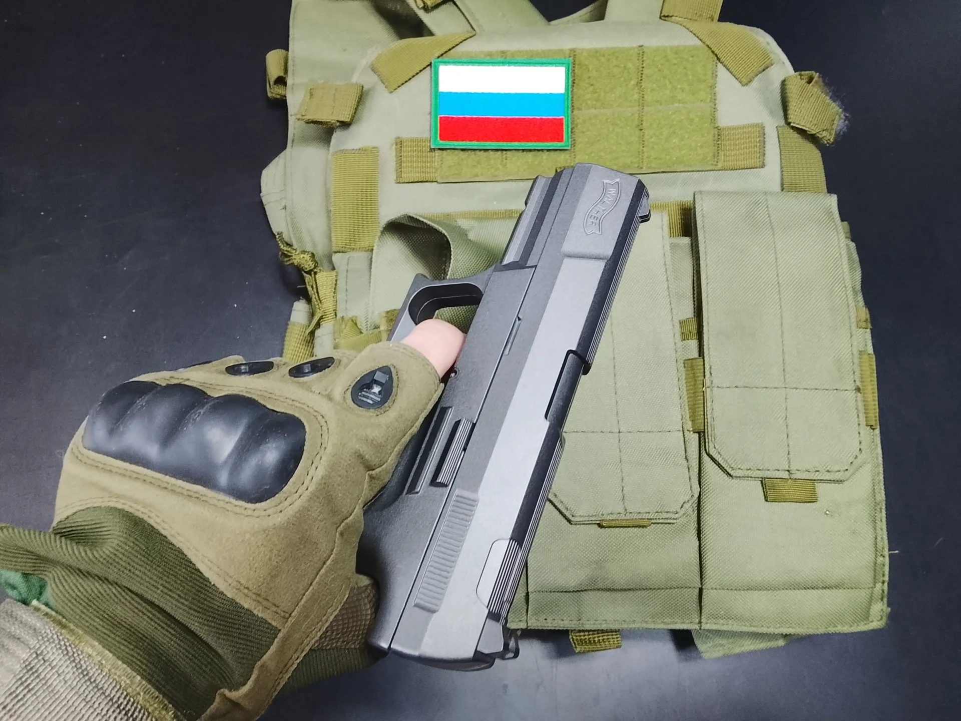 Реалистичный игрушечный металл пистолет Вальтер с23а на шариках - изображение 1