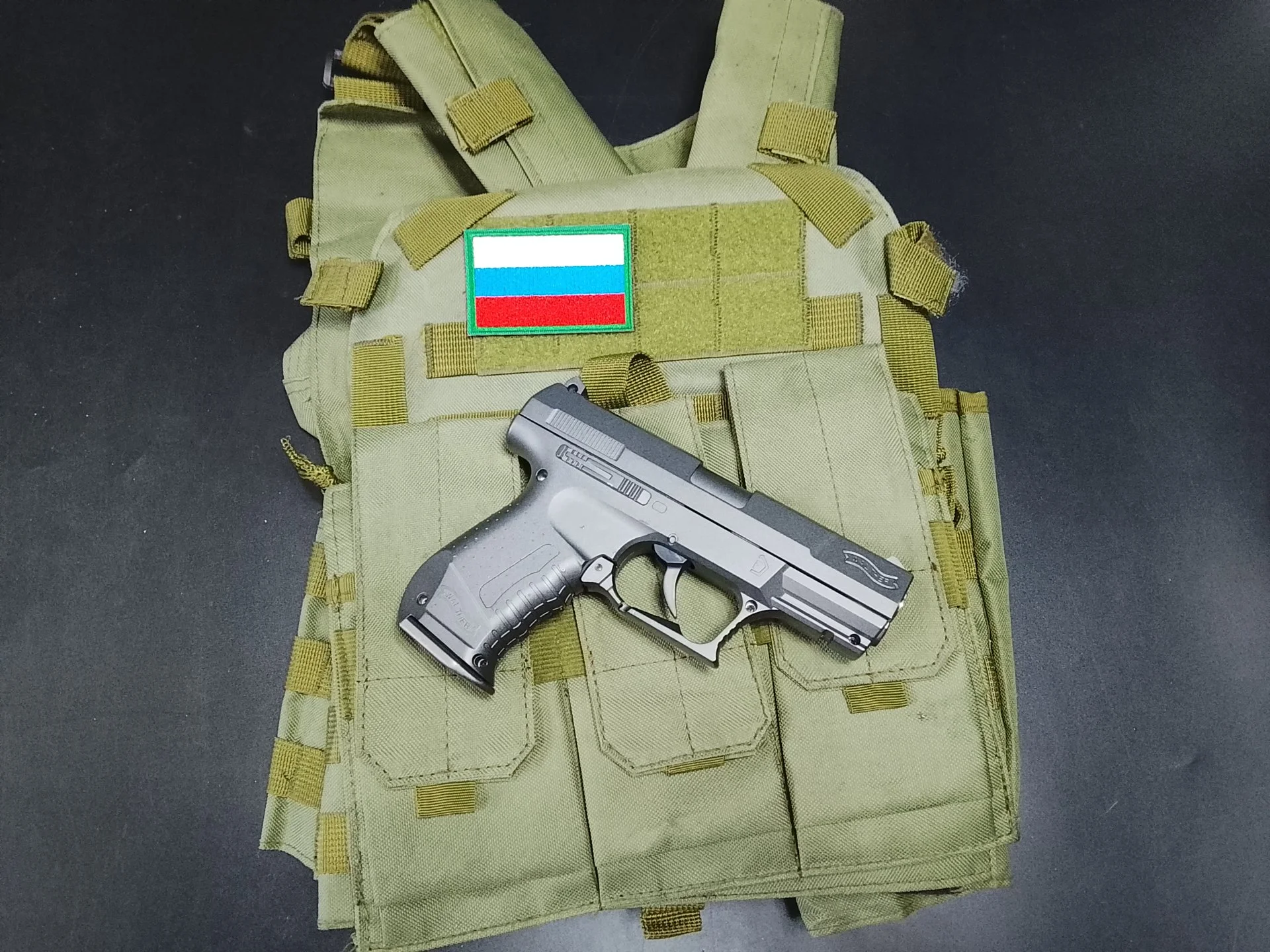 Реалистичный игрушечный металл пистолет Вальтер с23а на шариках - миниатюра 6