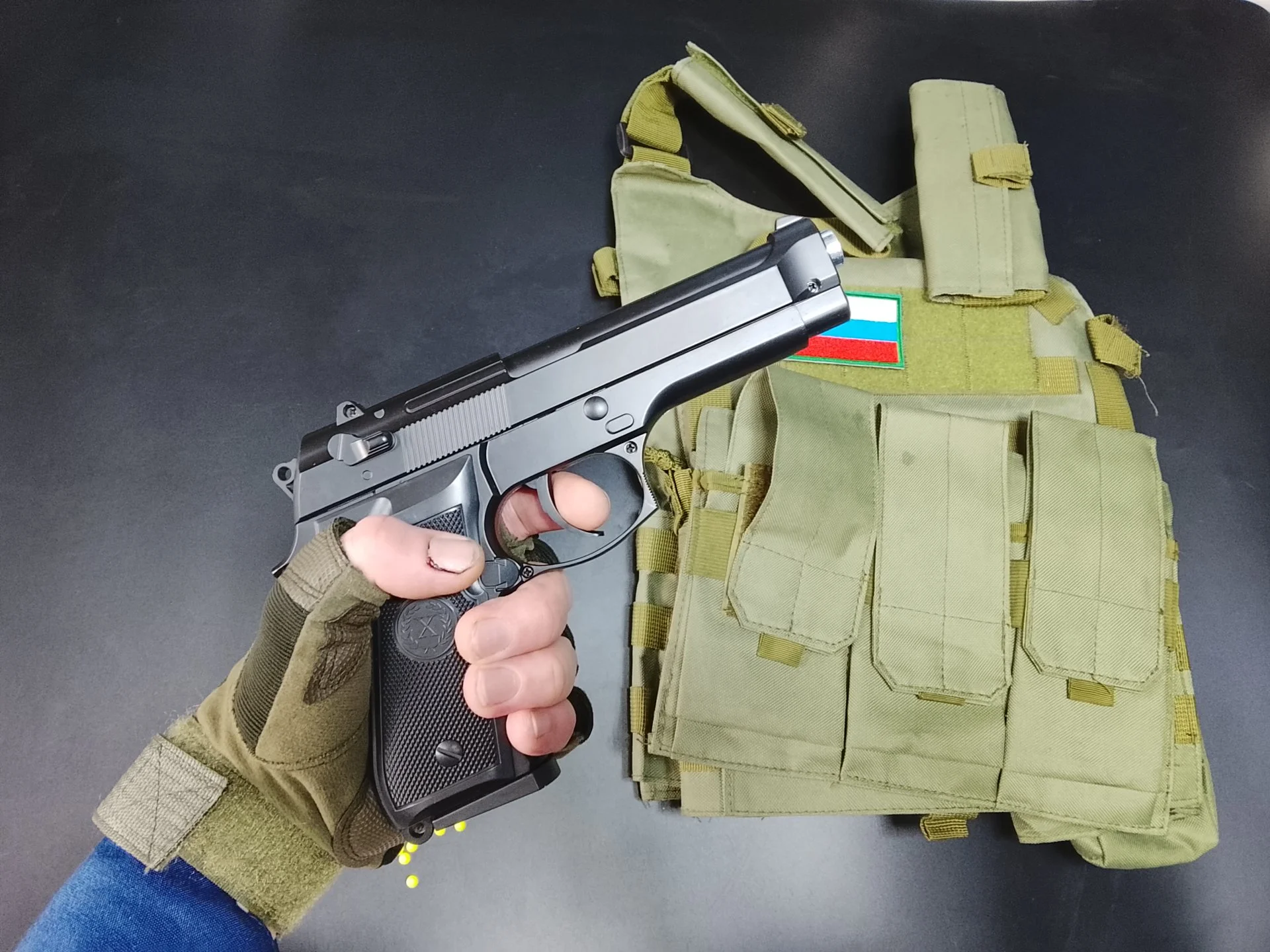 Тяжелый металл пистолет Беретта на пластиковых шарах - миниатюра 2
