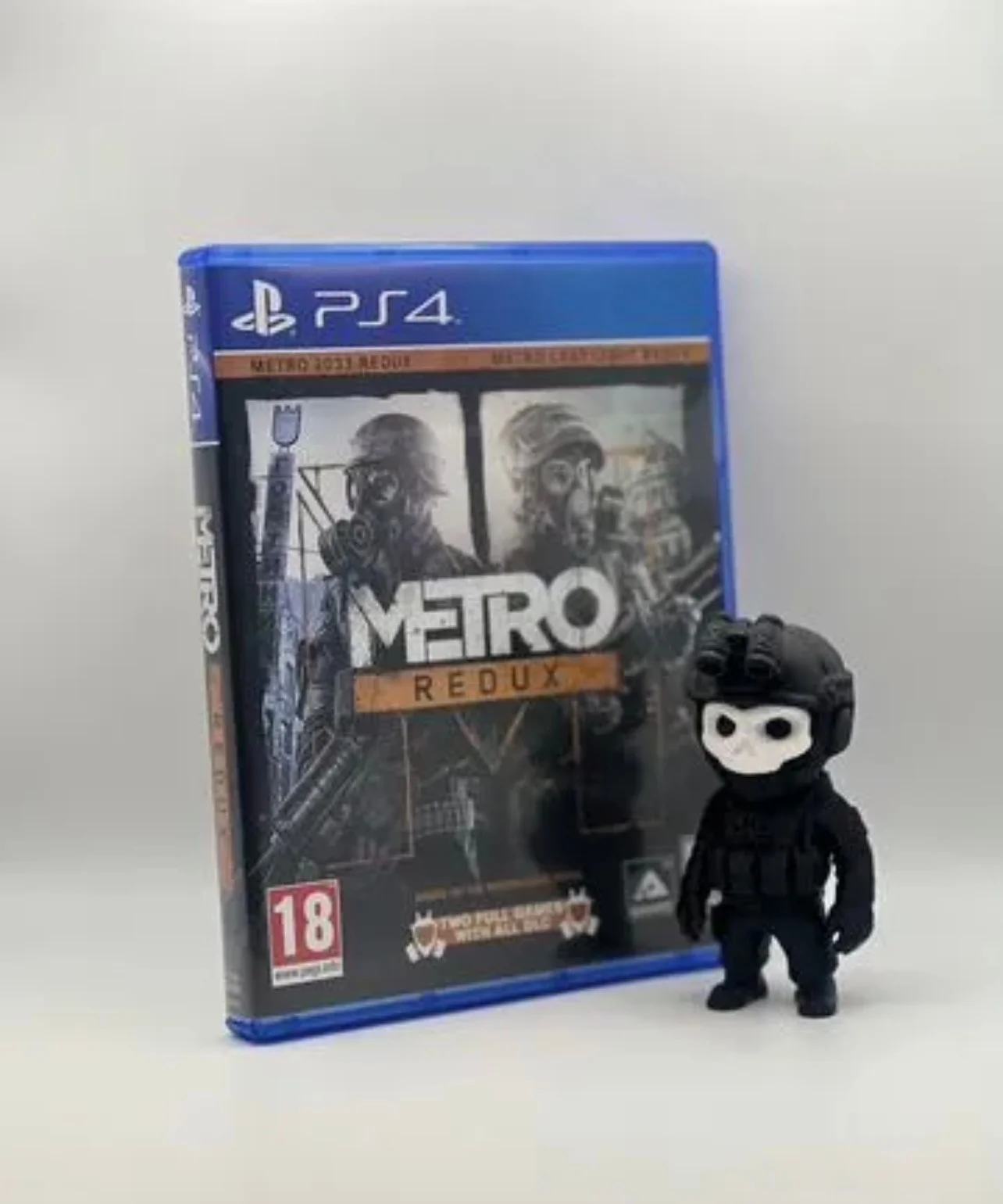 Metro Redux ps4 диск - изображение 1