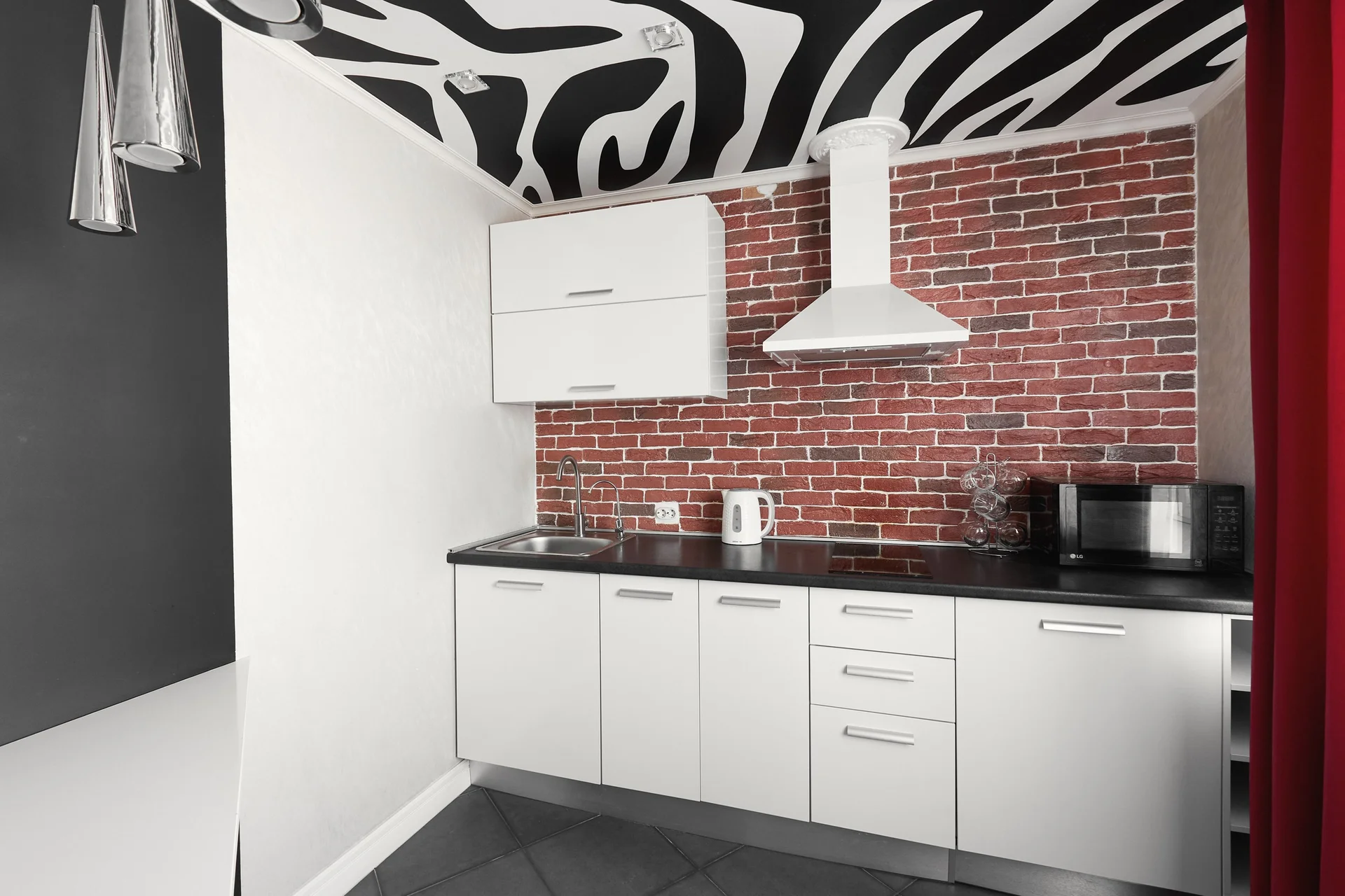 Квартира-студия, 30 м², 2 кровати - миниатюра 3