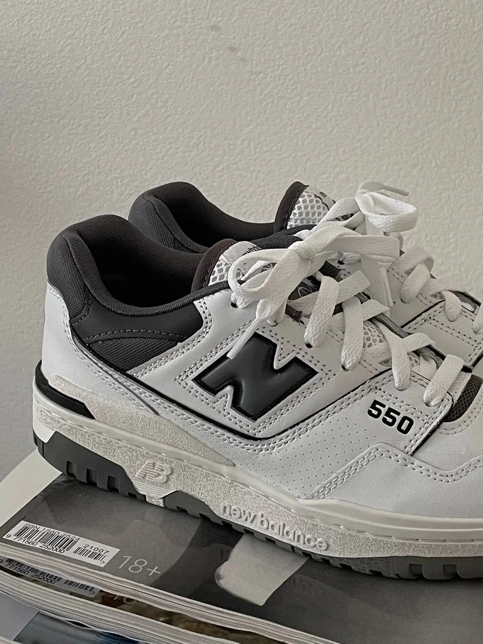 Кроссовки New Balance 550 - миниатюра 2